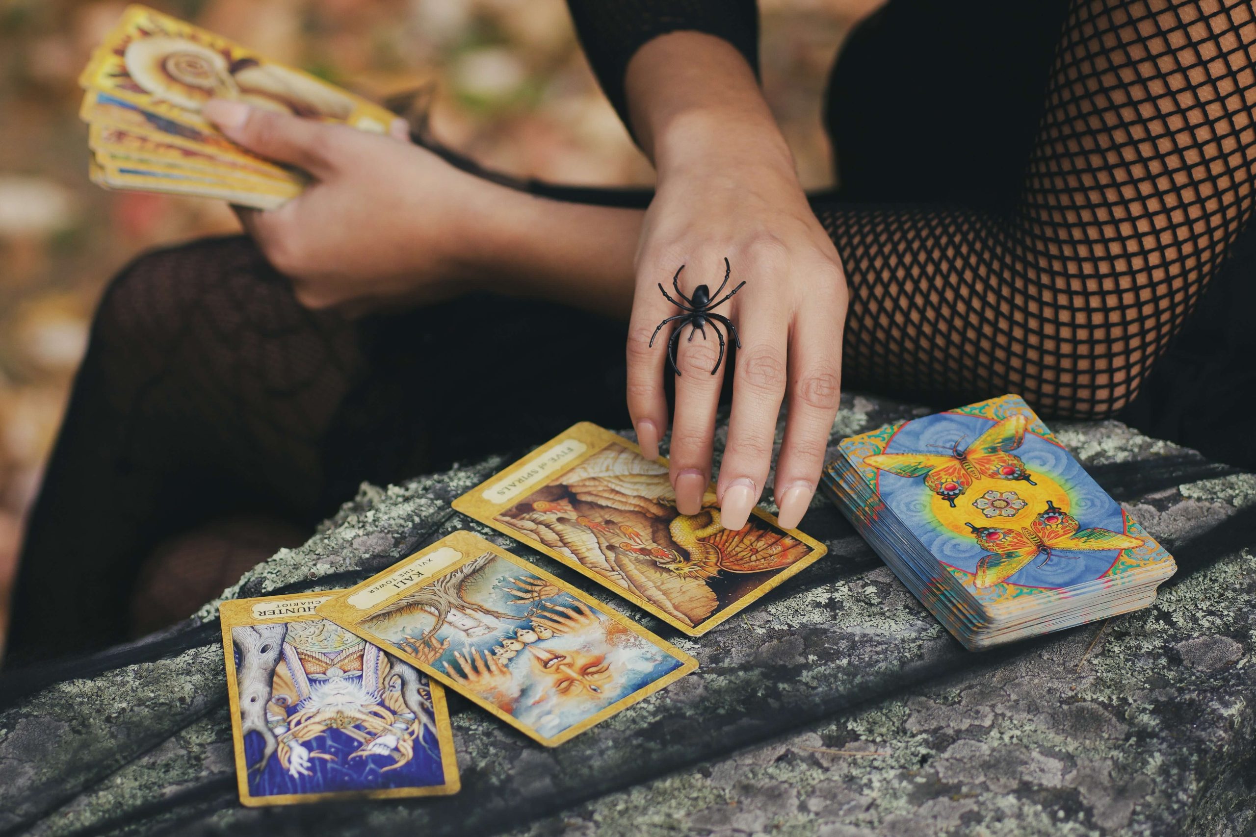 Read more about the article How To Do A Simple Three Card Spread